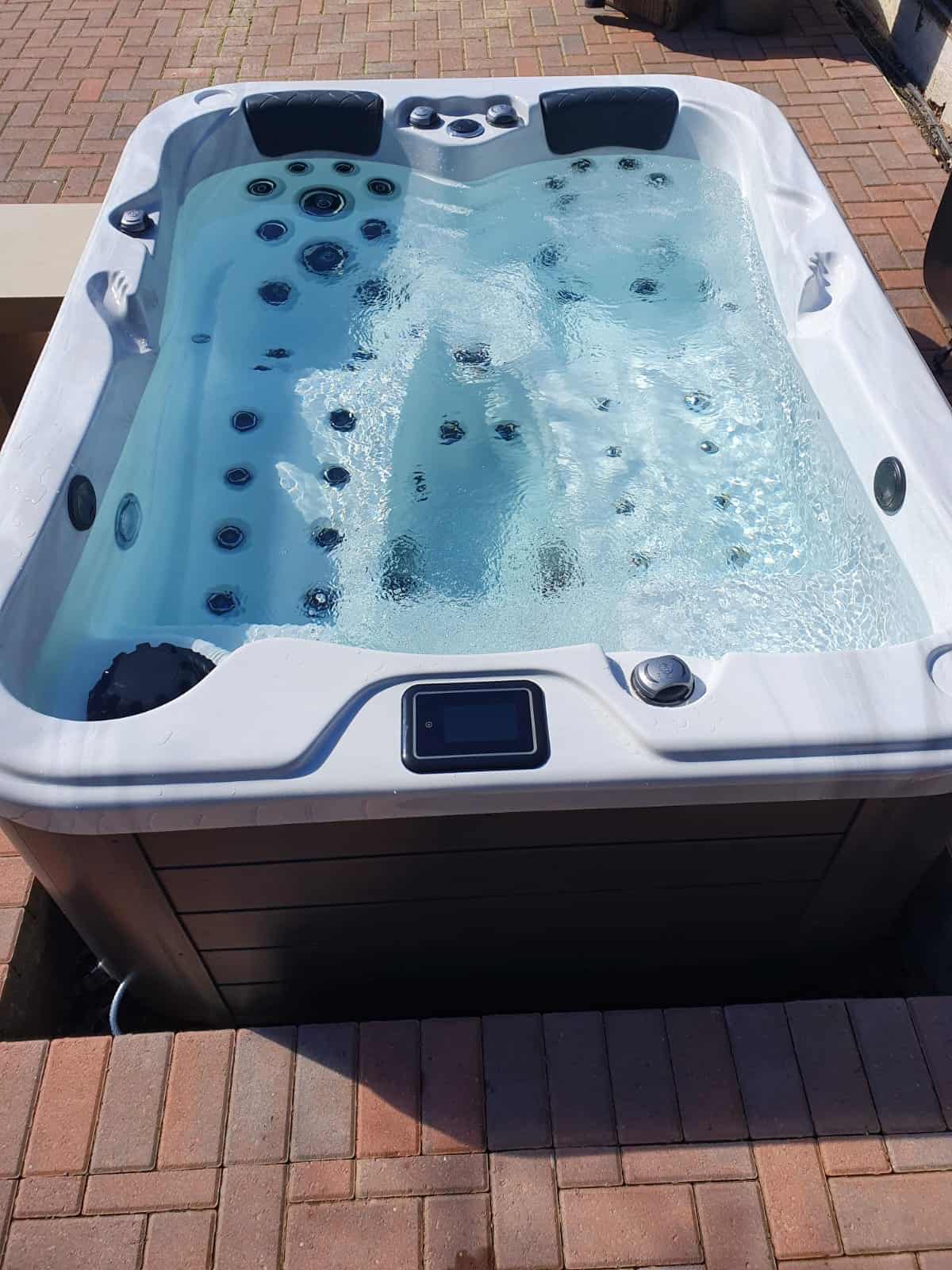 Be Well O364 Elite hot tub