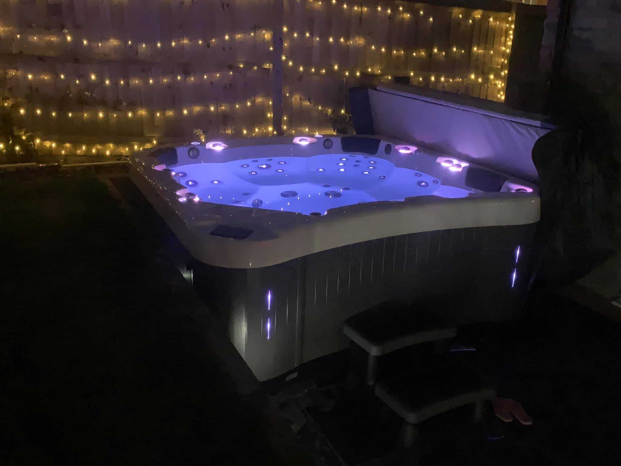 Be Well E680 Luxury hot tub